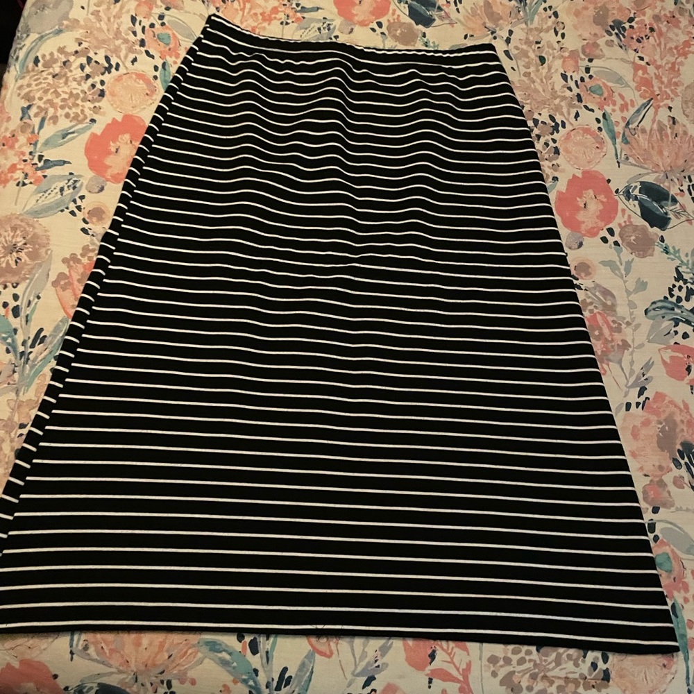 Nuggles skirt